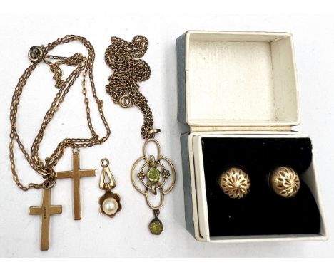 Two 9 carat gold pendants, pair 9 carat gold earrings, 9 carat crucifix and pearl and 9 carat pendant. Total weight 10.4gm.