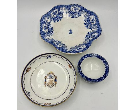 An early 19th century Spode blue and white transfer-printed dessert dish with central armorial, c. 1825. Together with a Spod