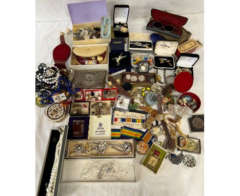 Collection of Vintage Costume Jewellery along with a Ronson Lighter, Stratton powder compact, WW1 medals ribbon bar broach, t