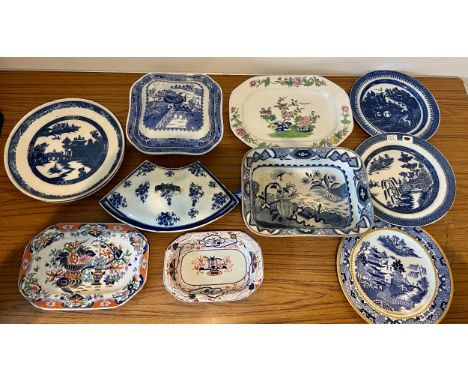A group of early 19th century blue and white transfer-printed wares, c. 1800-10. To include: a supper set segment and cover, 