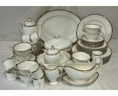 A part tea/dinner service Wedgwood Cavendish pattern R4680 comprising meat plate 39cm, 8 x dinner plates 27cm, 8 x salad plat