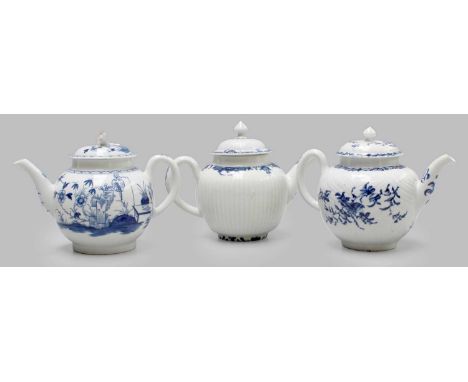 A Worcester Porcelain Teapot and Cover, circa 1760, painted in underglaze blue with the "Bird in a Ring" pattern, open cresce