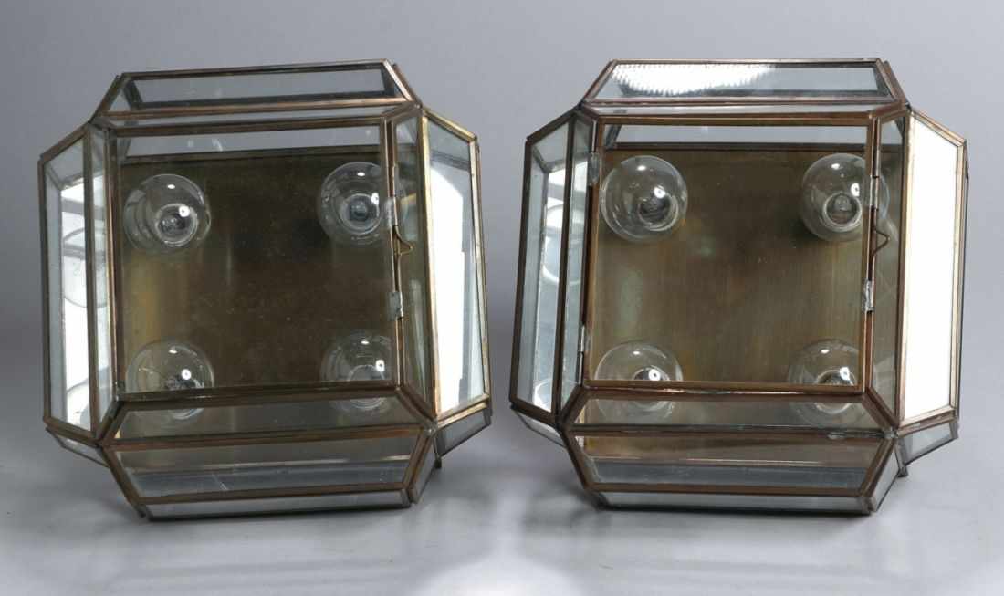 Ein Paar Decken- bzw. Wandlampen, wohl Österreich, Mitte 20. Jh