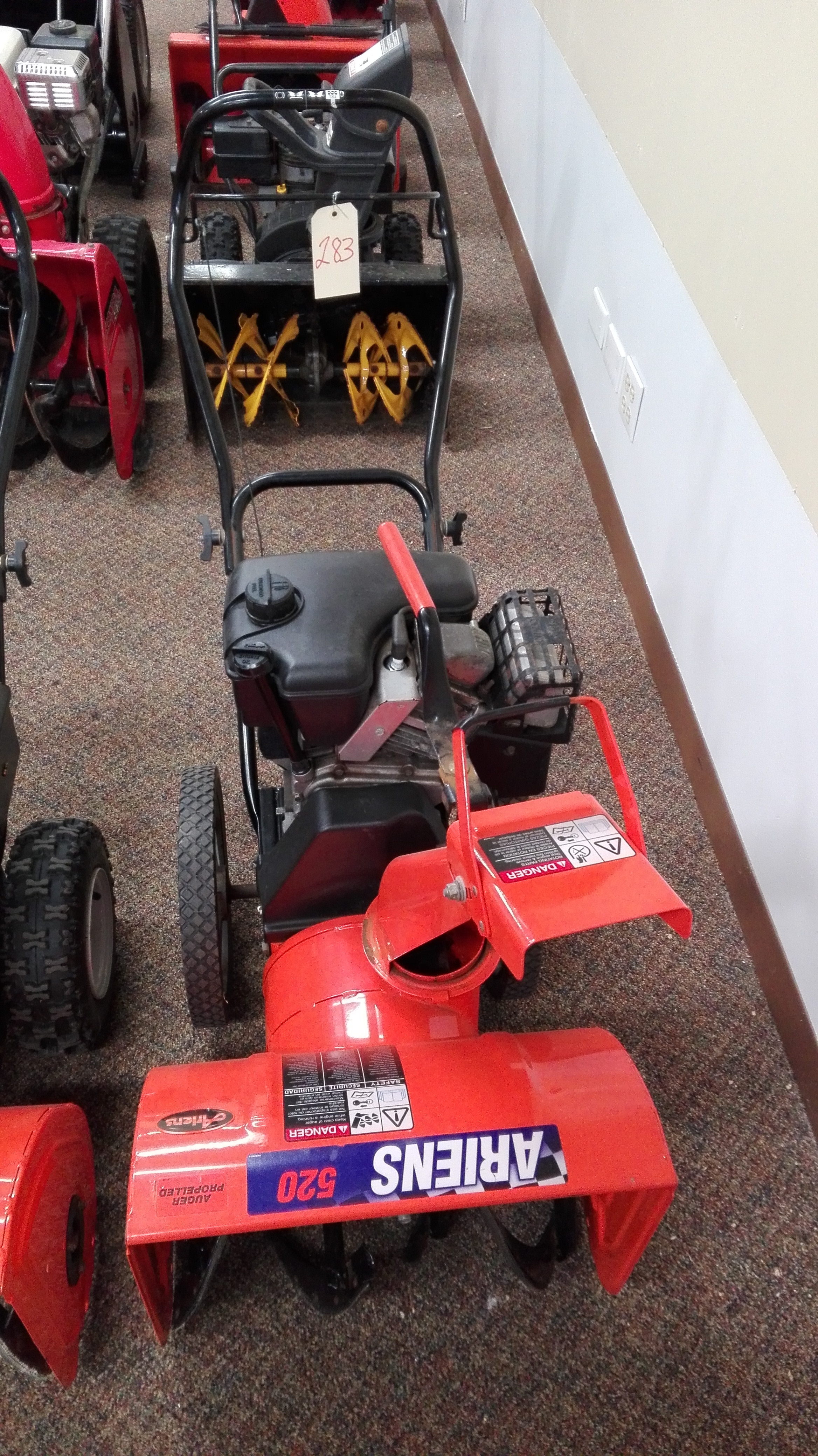 Ariens 520, 20" snow blower, runs