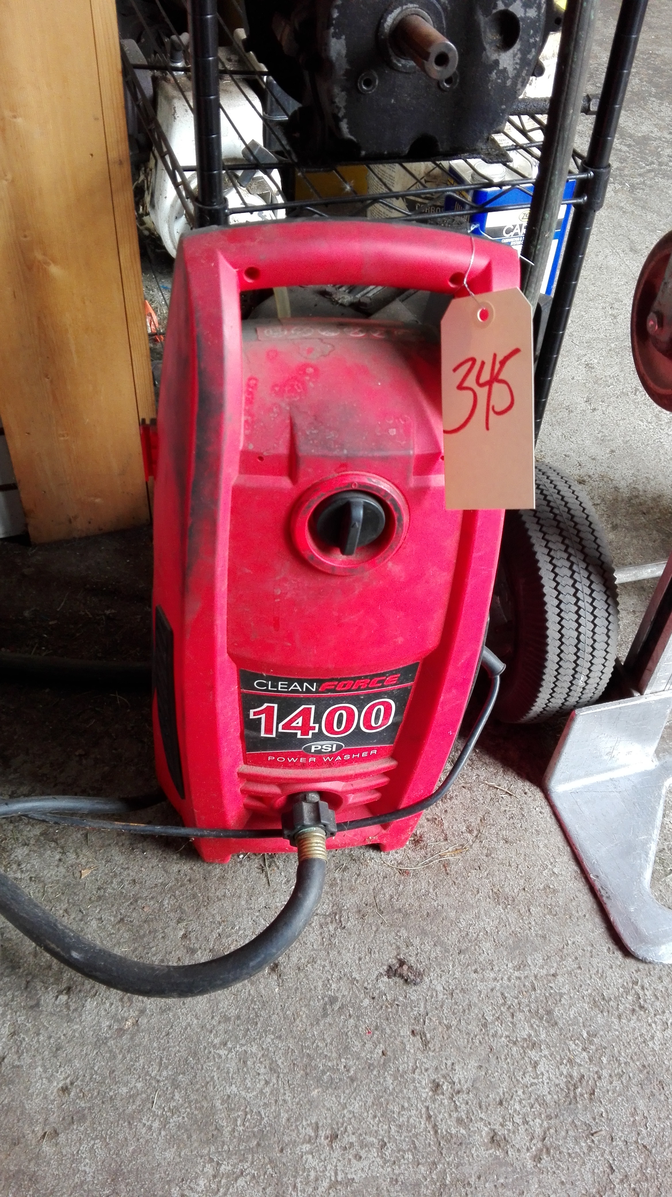 Clean Force 1400 PSI pressure washer