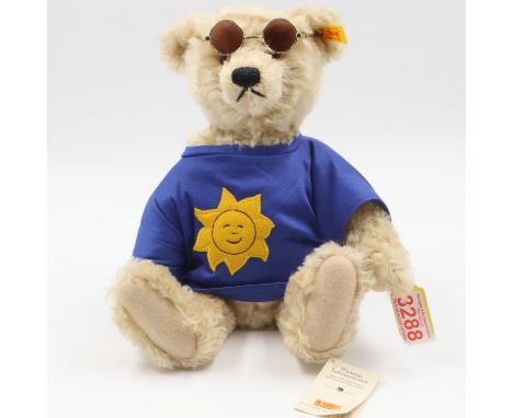 Steiff Summer bear with growler, 654473, H: 35cm. UK P&amp;P Group 1 (£16+VAT for the first lot and £2+VAT for subsequent lot