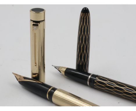 Two Sheaffer fountain pens, one with 14ct gold nib. UK P&amp;P Group 1 (£16+VAT for the first lot and £2+VAT for subsequent l