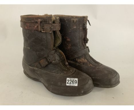 A pair of WW1 army air corps pilots boots, Type A-6 Large, leather and sheepskin.