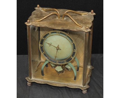 An 'Atmos' type perpetual mantel clock