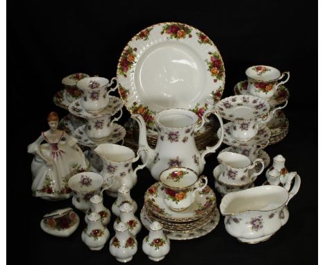 A Royal Albert Old Country Roses pattern, part dinner service, assorted plates, salt and pepper sets, tea cup, saucers, etc; 