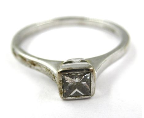 18ct White gold ring set with a square cut solitaire diamond, 2.8g, size N 