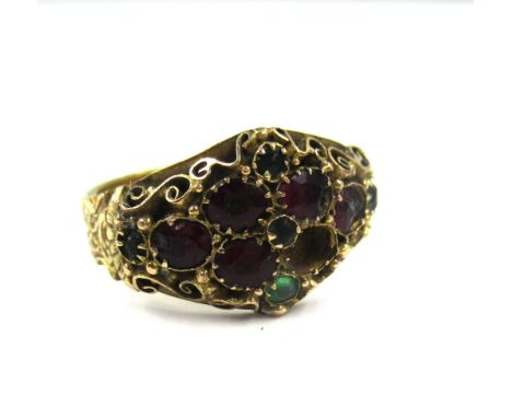 Early 19th Century 15ct gold garnet and emerald set dress ring (minus one stone), size N.5 