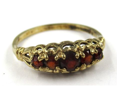 9ct Yellow gold five stone garnet set ring, size K 