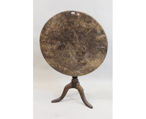 George III circular elm tilt-top pedestal table on turned column and tripod support, 82cms diameterLatch has been moved, old 