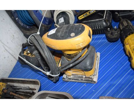 De Walt sheet sander D26441