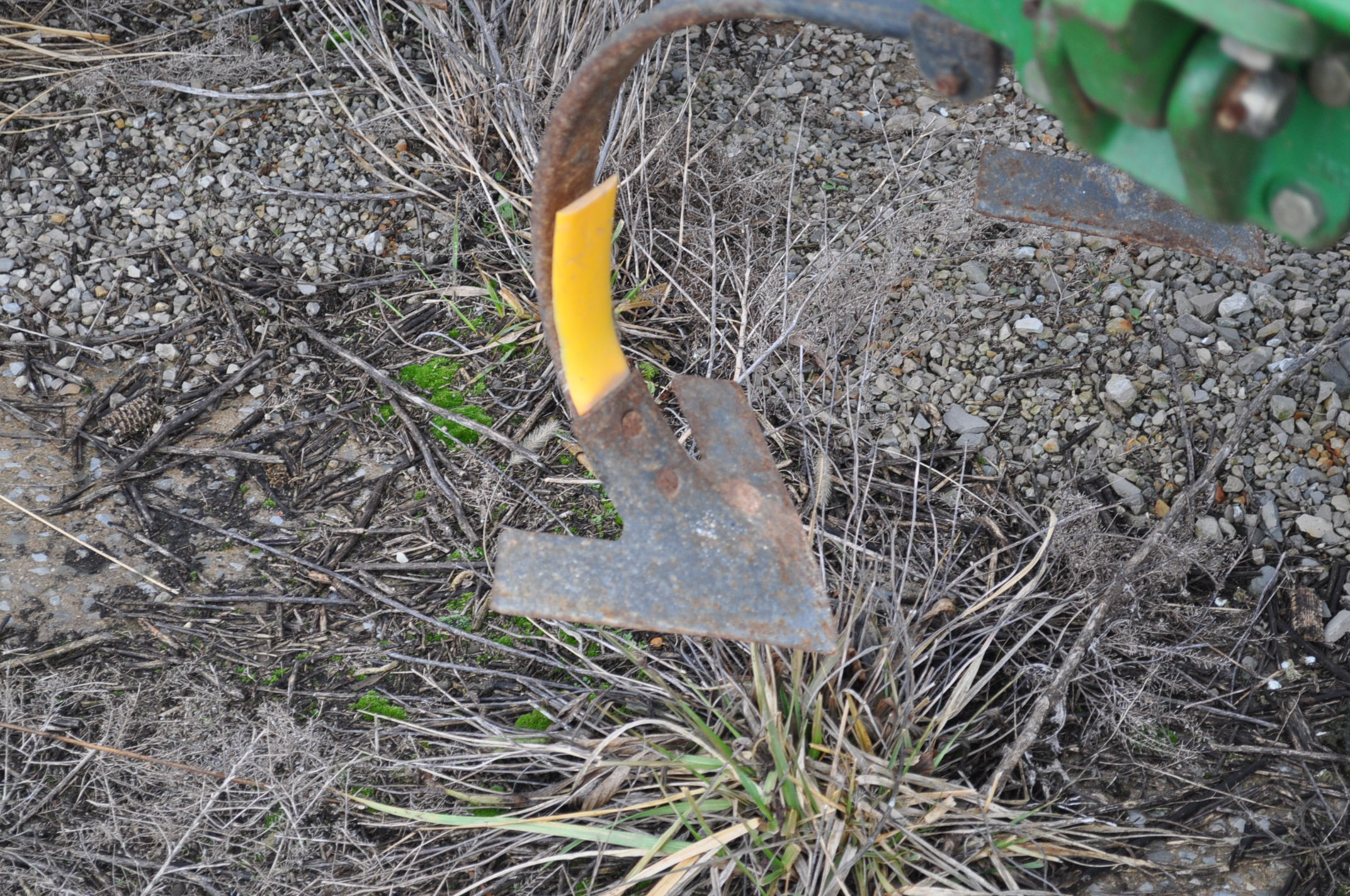 25' John Deere Field cultivator, spring shank, new sweeps, poly shank