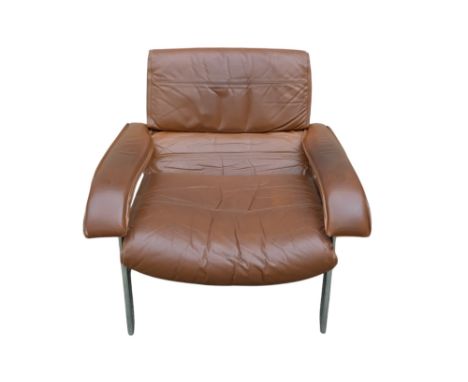 Tim Bates for Pieff chrome and leather upholstered lounge chair - Gamma model, covered in a tan leather produced by Pirelli L