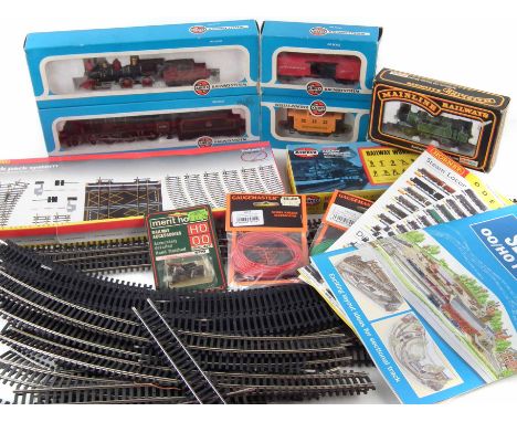 Airfix OO Gauge model 54171 -8 Union Pacific Loco no.119, Caboose wagon 54171 and Box Car 54270 also Royal Scott BR  Livery m