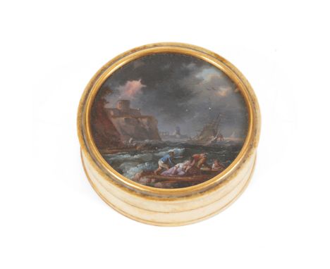 A biscuit box Turtle shellveneered ivory Cover with miniature shipwreck scene18th century2,5x7,2x7,2 cm*This item is not lega