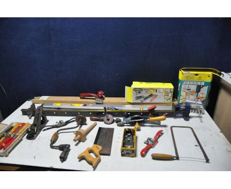 A SELECTION OF CARPENTRY TOOLS to include a Stanley Bailey No4 plane, a Stanley No9 1/2 block plane, Stanley No151, three han