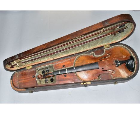 A LATE 19TH CENTURY MAHOGANY COFFIN VIOLIN CASE CONTAINING A VIOLIN AND TWO BOWS, the violin with two piece back, splits to t