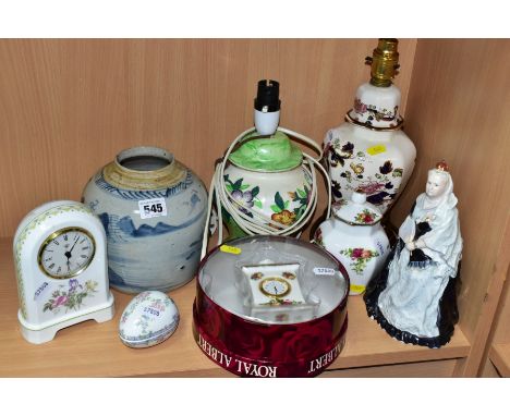 A SMALL GROUP OF CERAMICS, comprising a Chinese blue and white ginger jar, height 15.5cm (missing lid) a Masons Mandalay lamp