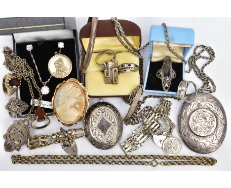 A BAG OF ASSORTED SILVER AND WHITE METAL ITEMS, to include a silver gate bracelet with a heart padlock, and St Christopher ch
