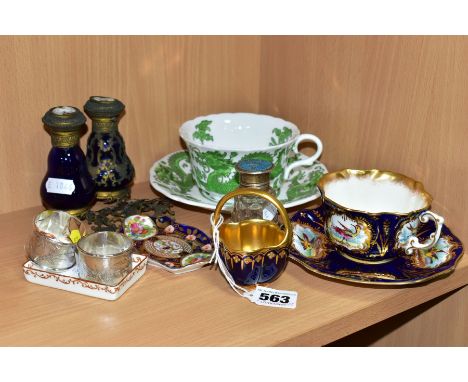 A SMALL QUANTITY OF LATE 19TH/ EARLY 20TH CENTURY CERAMICS, SILVER AND GLASS, including a cut glass toilet jar with a silver 