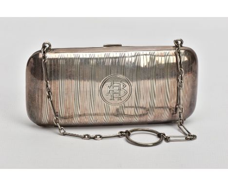 A MID 20TH CENTURY SILVER PURSE, an engine turned design case with an engraved cartouche of the initials 'H B', fitted with a