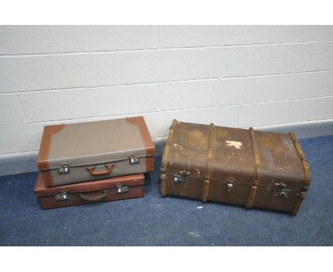 A VINTAGE WOODEN BANDED TRUNK width 84cm x depth 50cm x height 35cm, along with two vintage fibre suitcases (3)