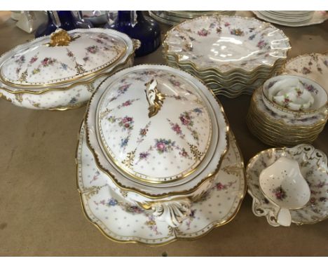 An Extensive Quality Royal Crown Derby English Bine China Royal Antoinette dinner and coffee and tea service with tea pot tur