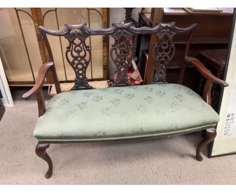 A 2 seater Edwardian upholstered seat parlour sofa 30 x 60. (D)