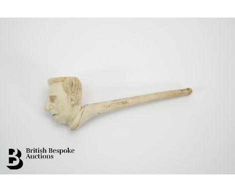 A Turpin Co of Macclesfield original clay pipe of Joseph Chamberlain MP in 1902, approx 12.2 cms.&nbsp;