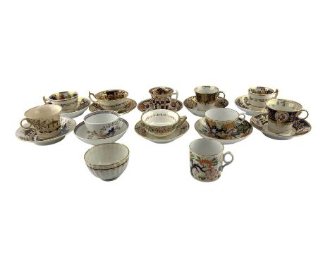 Collection of 18th and early 19th century English porcelain cups and saucers to include a Chamberlain Worcester Yeo pattern c