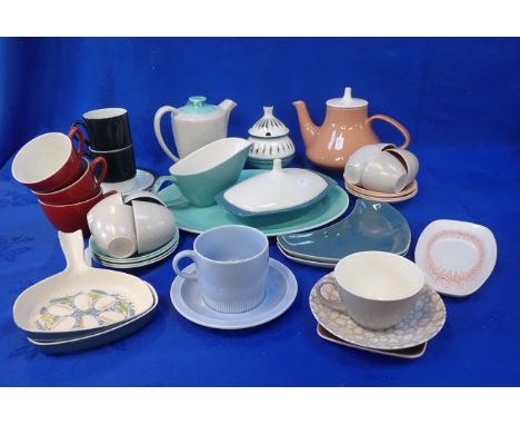 A COLLECTION OF POOLE POTTERY 'TWINTONE' and other Poole wares