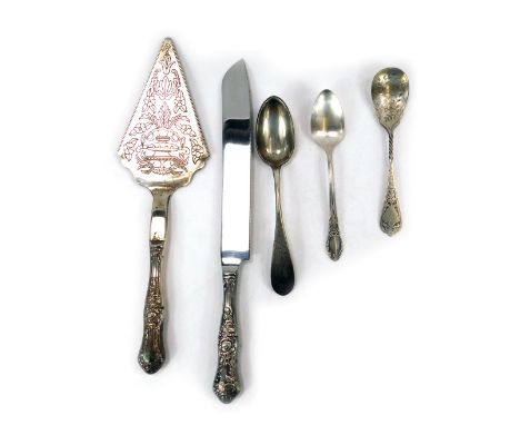 A group of silver and silver plate, comprising a Pilgrim cased presentation cake server and knife, silver plated and a W A Ro