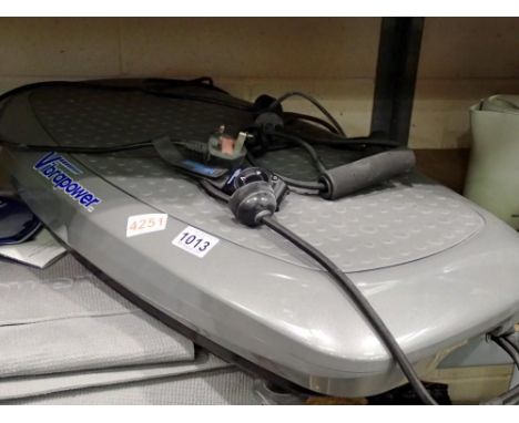 Vibrapower Slim 2 vibrating trainer plate with resistance bands and remote (working condition). All electrical items in this 