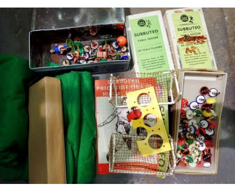 Mixed Subbuteo players and equipment. Not available for in-house P&amp;P 