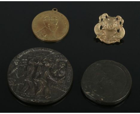 A collection of mixed medals and coins, including 1915 WWI Lusitania medallion, 1937 King Edward VIII Coronation brass medal,