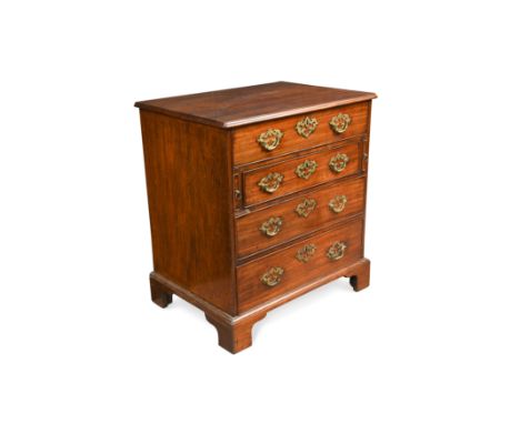 with fitted top drawer above three further graduated drawers on bracket feet 78 x 71 x 51cm