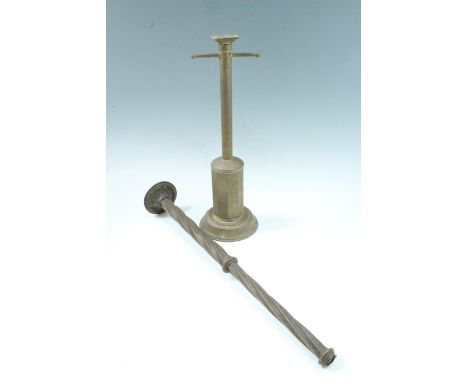 A lamp base in the form of a street lamp, together with a Victorian brass column, 61 cm