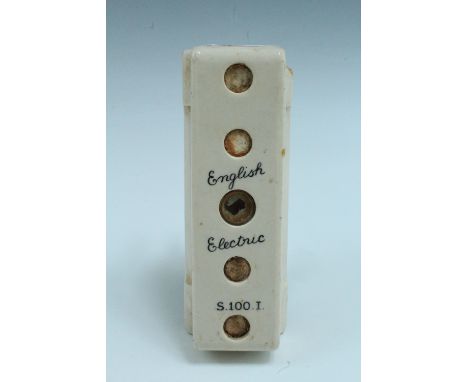 An English Electric S.100.I ceramic fuse, 14.5 cm