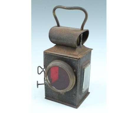 A late 19th / early 20th Century carriage or vehicle oil lamp, 24 cm
