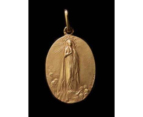 A Madonna of the Immaculate Conception medalGold 800/000Oporto hallmark (1985-2020) signed João da Silva (1880-1960)(signs of