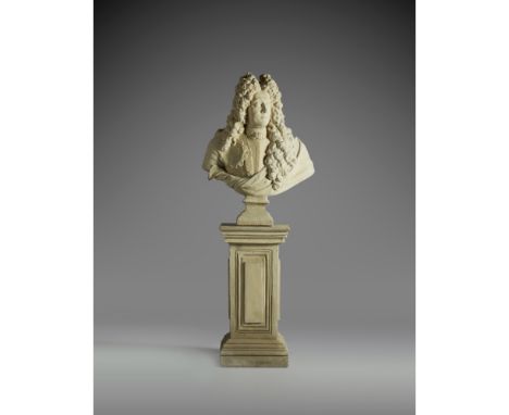 A bust of Louis XIVPainted cement sculptureOn a standDim.: 88x64 cm (busto)Alt.: 80 cm (base)