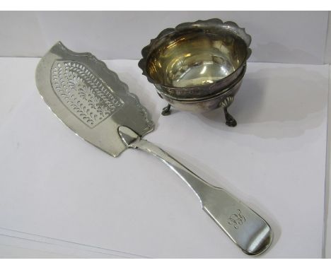 GEORGIAN SILVER FISH SLICE with pierced decorated blade, London 1787, together with a silver bowl on 3 hoofed feet, with Shef