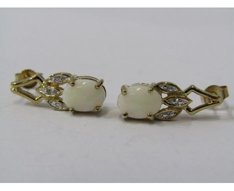 EARRINGS, pair if 9ct yellow gold opal set stud earrings 