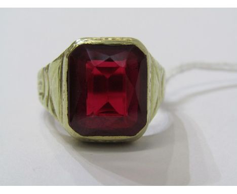 9ct YELLOW GOLD LARGE SYNTHETIC RUBY SIGNET RING, Size 'U/V' 