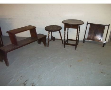 AN OAK STEP TABLE, TWO OAK SIDE TABLES AND A FIRE SCREEN (4 ITEMS)