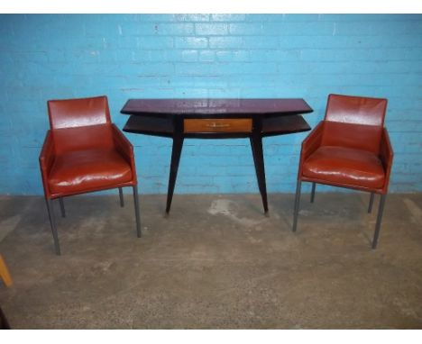 A MODERN SOFA TABLE (DAMAGED TOP) AND TWO MODERN CHAIRS